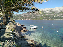 Photo de beach Ispod Duvana zone des équipements