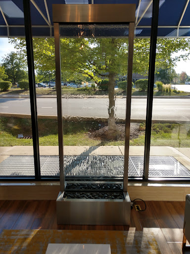 Shopping Mall «Burr Ridge Village Center», reviews and photos, 701 Burr Ridge Pkwy, Willowbrook, IL 60527, USA