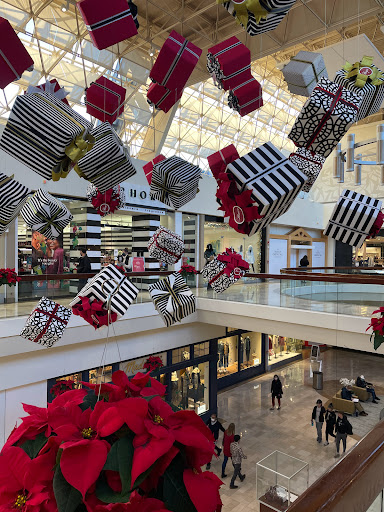 Shopping Mall «The Shops at Chestnut Hill», reviews and photos, 199 Boylston St, Chestnut Hill, MA 02467, USA