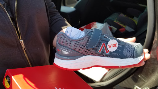 Shoe Store «New Balance», reviews and photos, 127 Old Country Rd, Carle Place, NY 11514, USA