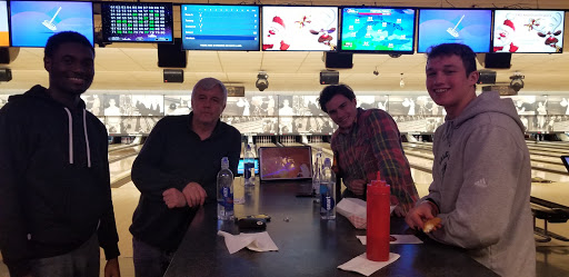 Bowling Alley «Ford Lanes Bowling Center», reviews and photos, 23100 Van Born Rd, Dearborn Heights, MI 48125, USA