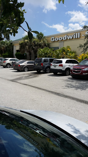 Thrift Store «Goodwill Royal Palm Beach Store & Donation Center», reviews and photos