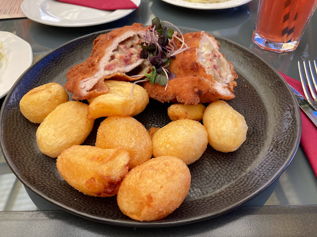 Nyitvatartás: Tavasz Vendéglő