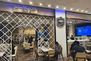 London Cafe | Bole Medhanialem | ለንደን ካፌ | ቦሌ መድሃኒዓለም image