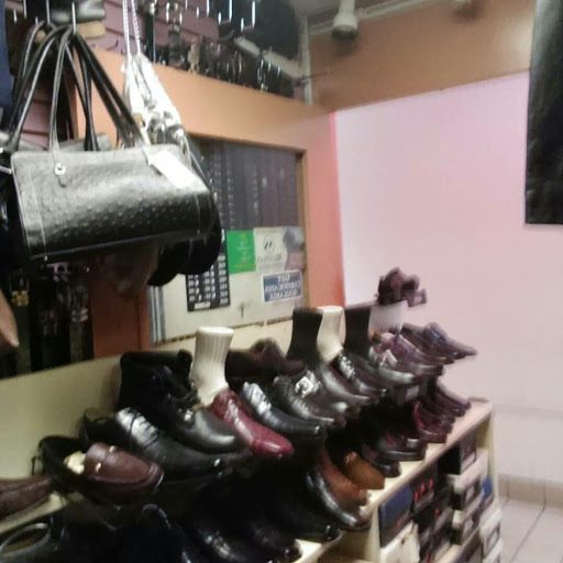 Shopping Mall «Harvard Row Mall», reviews and photos, 21762 W Eleven Mile Rd, Southfield, MI 48076, USA