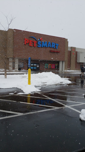 Pet Supply Store «PetSmart», reviews and photos, 5640 Cedar Lake Rd, Minneapolis, MN 55416, USA