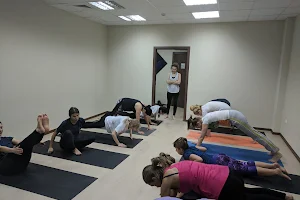 Школа йоги YOGASHALA image