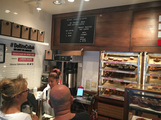 Donut Shop «Do-Rite Donuts & Coffee», reviews and photos, 50 W Randolph St, Chicago, IL 60601, USA