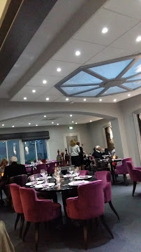 Atmosphère du Restaurant français Restaurant Le Lucullus Montmorillon - n°12
