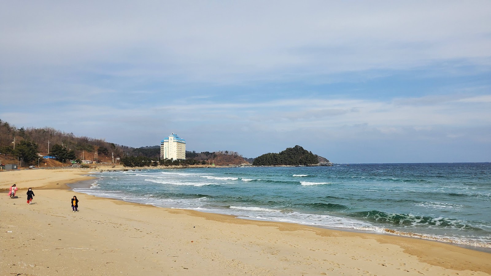 Foto di Daejin 1 Lee Beach con una superficie del sabbia luminosa