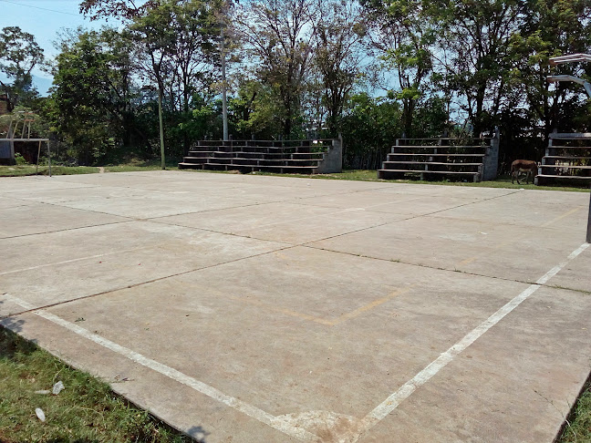 Loza deportiva La Rivera - Campo de fútbol