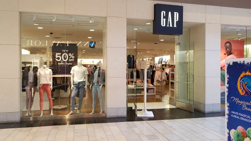Gap - with Curbside Pickup