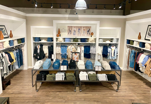 Clothing Store «Banana Republic», reviews and photos, 454 Evergreen Ct, Central Valley, NY 10917, USA