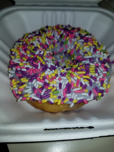 Bakery «Beach Donut Shop», reviews and photos, 344 E Main St, Clinton, CT 06413, USA