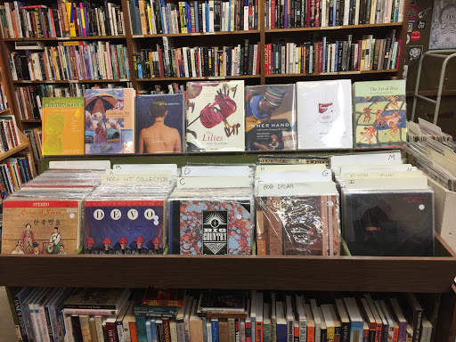 Used Book Store «Book Juggler», reviews and photos, 182 S Main St, Willits, CA 95490, USA