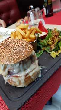 Hamburger du Restaurant français Le Moulignon à Saint-Fargeau-Ponthierry - n°7