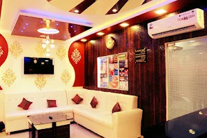 Advanced Dental Lounge - Multispeciality Dental Hospital ll Best Dentist in Prayagraj ll Best Dental Clinic in Prayagraj image