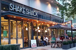Shake Shack Mosaic District image