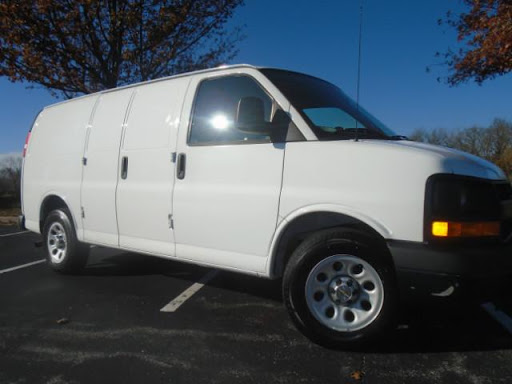 Used Car Dealer «Gladstone Auto Sales», reviews and photos, 7406 N Oak Trafficway, Kansas City, MO 64118, USA