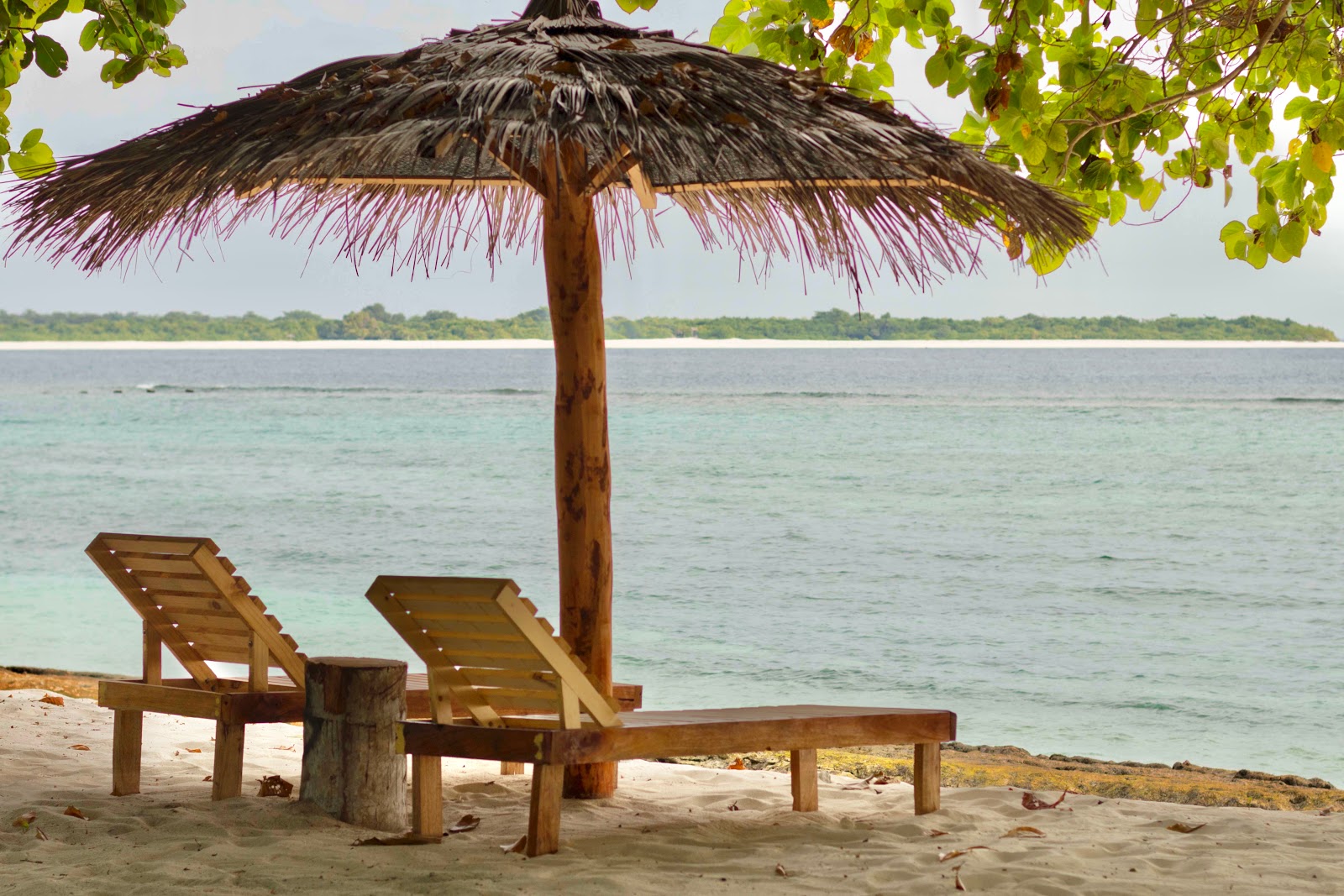 Zdjęcie Kanditheemu Beach obszar udogodnień