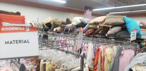 Thrift Store «Goodwill Retail Store & Donation Center», reviews and photos, 6161 W Bell Rd, Glendale, AZ 85306, USA