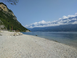 Photo de Spiaggia Tignale et ses beaux paysages