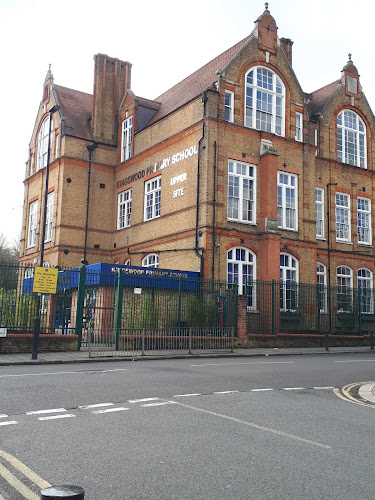 Reviews of Kingswood Primary School (Upper Site) in London - School