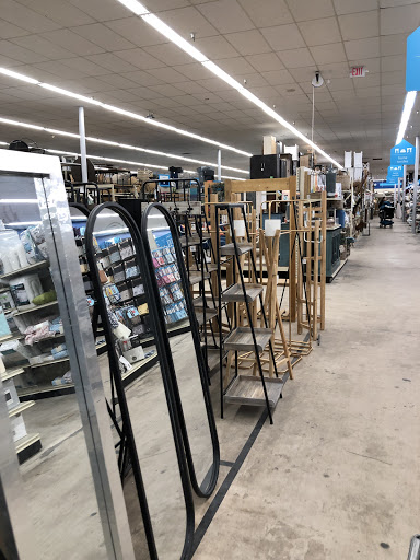 Home Goods Store «At Home», reviews and photos, 3900 Troup Hwy, Tyler, TX 75703, USA