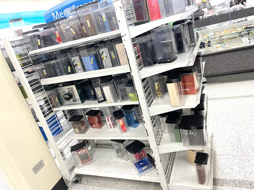 Clothing Store «Ross Dress for Less», reviews and photos, 349 N San Fernando Blvd, Burbank, CA 91502, USA