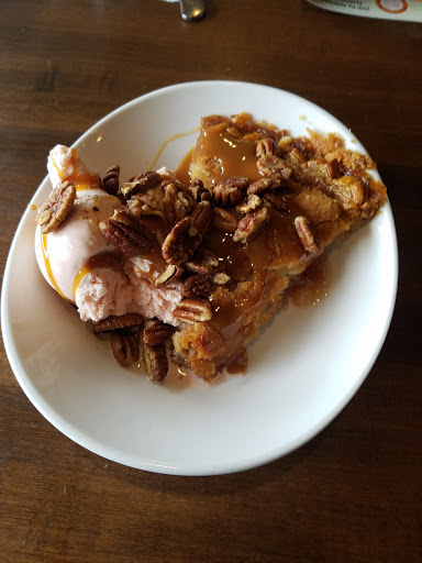 Family Restaurant «Colonial Cafe - St Charles East», reviews and photos, 1625 E Main St, St Charles, IL 60174, USA