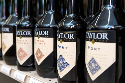 Liquor Store «Southgate Liquors», reviews and photos, 842 Suffield St, Agawam, MA 01001, USA