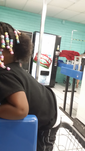 Laundromat «Laundry Basket 24-Hour Laundromat», reviews and photos, 5108 N 19th Ave, Phoenix, AZ 85015, USA