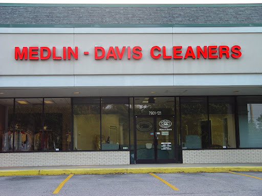 Dry Cleaner «Medlin-Davis Cleaners, Bent Tree», reviews and photos, 7901-121 Falls of Neuse Rd, Raleigh, NC 27615, USA