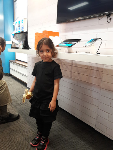 Cell Phone Store «AT&T», reviews and photos, 3333 Lakeshore Ave, Oakland, CA 94610, USA