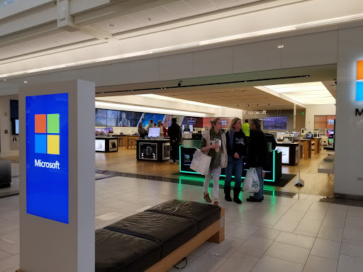 Microsoft Store - The Mall at Rockingham Park, 99 Rockingham Park Blvd #117a, Salem, NH 03079, USA, 