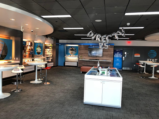 Cell Phone Store «AT&T», reviews and photos, 7858 E 96th St, Fishers, IN 46037, USA