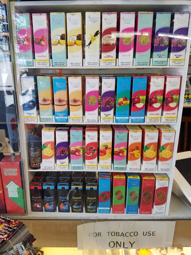 Home Goods Store «Puffys Smoke Shop», reviews and photos, 621 S Collins St, Plant City, FL 33563, USA