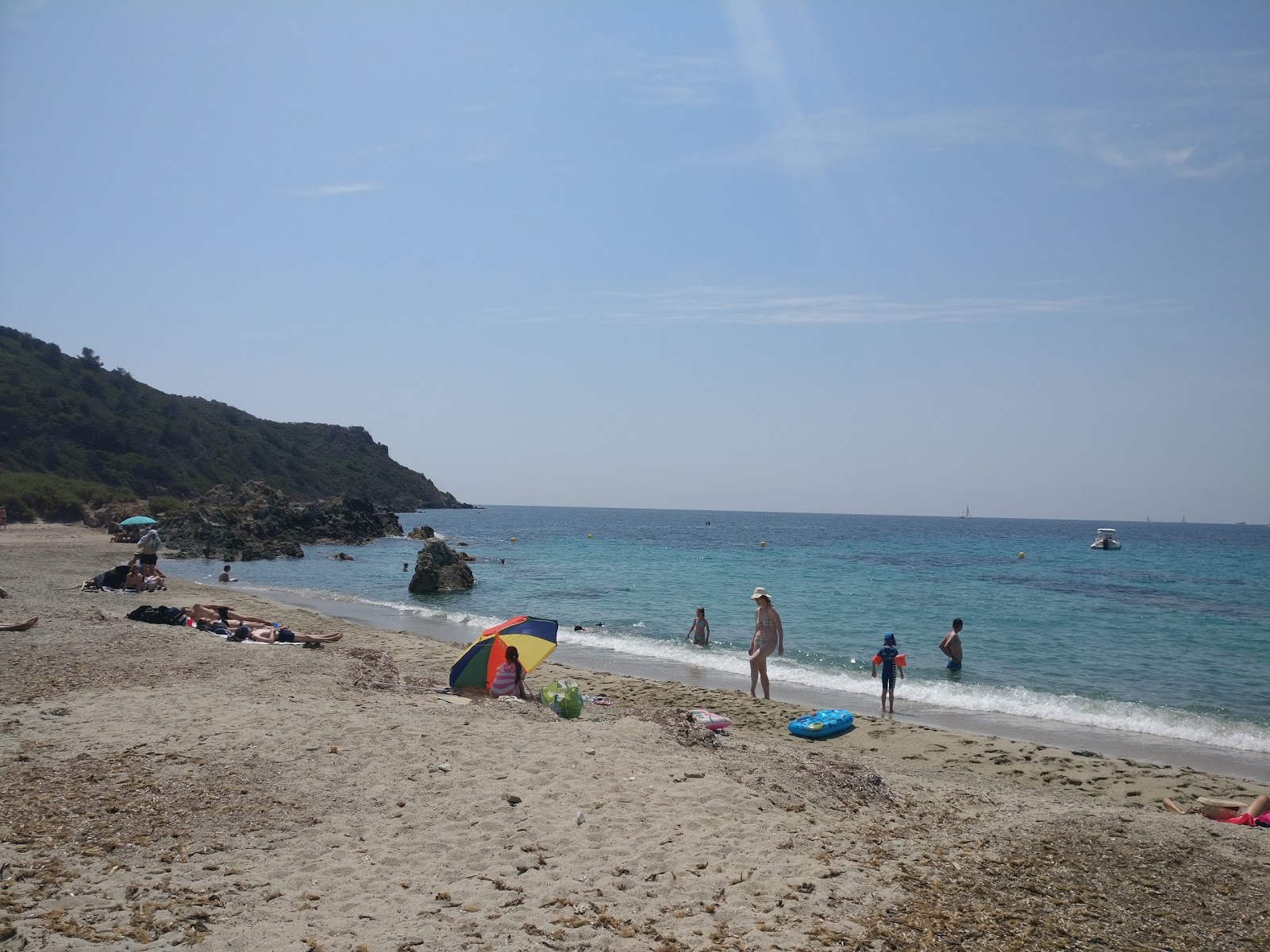 Fotografie cu Briande beach - locul popular printre cunoscătorii de relaxare