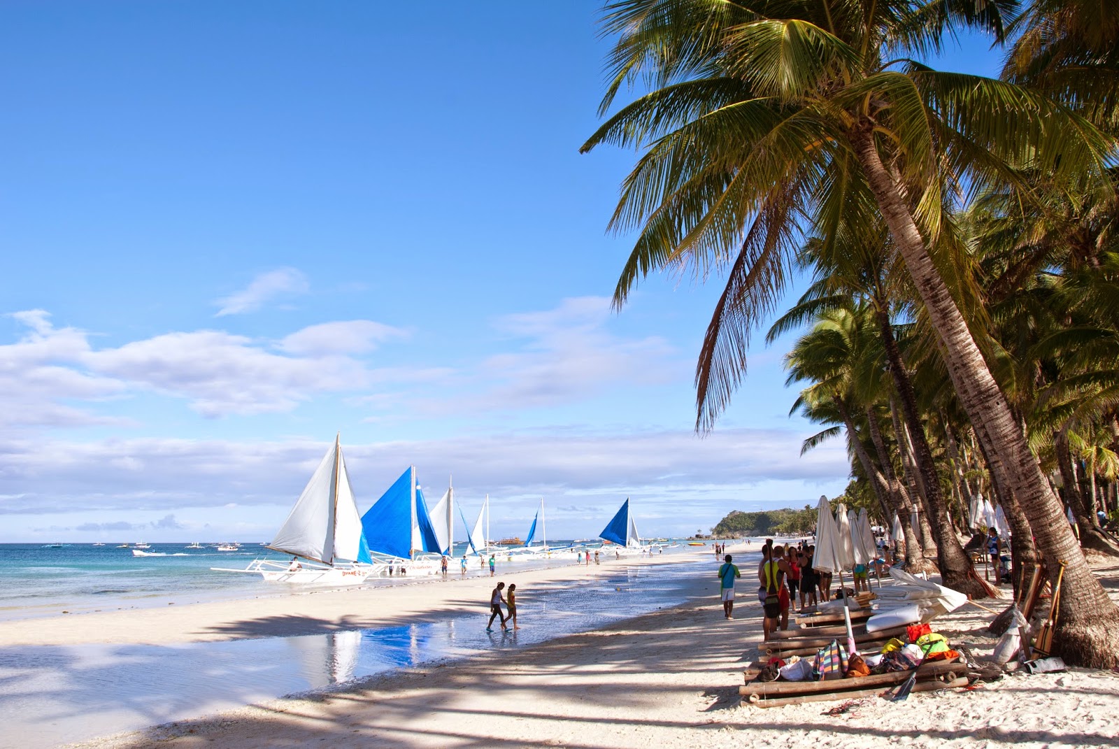 Bulabog South Beach'in fotoğrafı turkuaz saf su yüzey ile