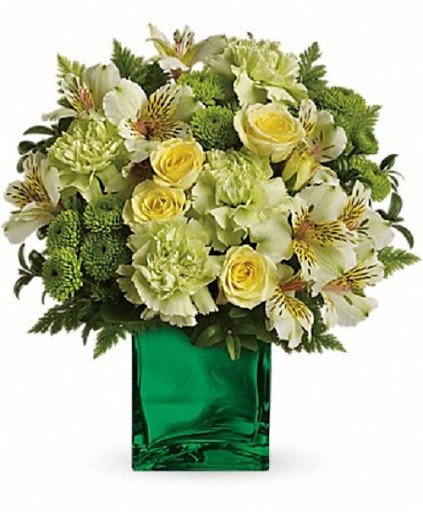 Florist «Alfa Flower Shop», reviews and photos, 7001 W North Ave, Wauwatosa, WI 53213, USA