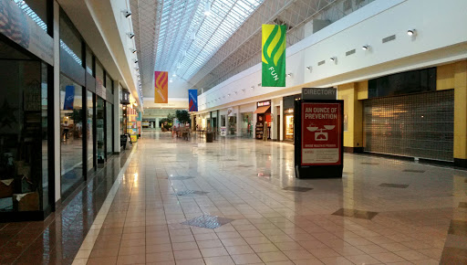 Shopping Mall «ShoppingTown Mall», reviews and photos, 3649 Erie Blvd E, Syracuse, NY 13214, USA