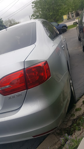 Used Car Dealer «Wheels N Deals», reviews and photos, 805 E Terra Cotta Ave, Crystal Lake, IL 60014, USA