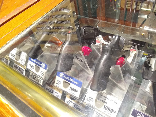 Sporting Goods Store «Bass Pro Shops», reviews and photos, 1935 S Campbell Ave, Springfield, MO 65807, USA