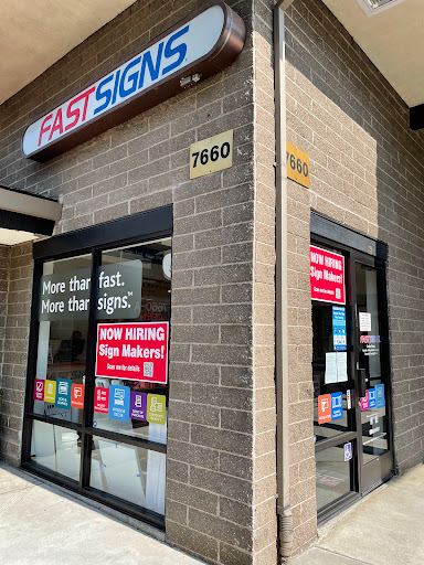 FASTSIGNS image