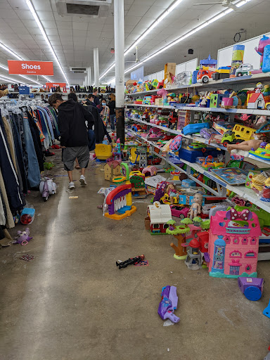 Thrift Store «Unique Thrift Store», reviews and photos, 12211 Veirs Mill Rd, Silver Spring, MD 20906, USA