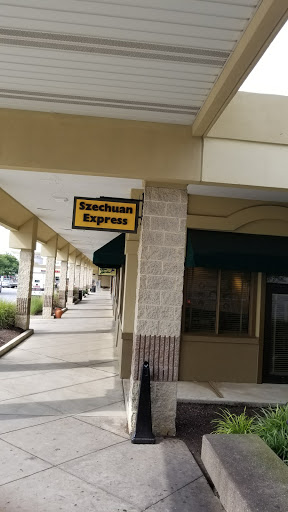 Shopping Mall «Bala Cynwyd Shopping Center», reviews and photos, 59 E City Ave, Bala Cynwyd, PA 19004, USA