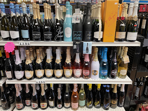 Liquor Store «Lucky Wine & Liquors», reviews and photos, 66 Newbury Ave, Quincy, MA 02171, USA