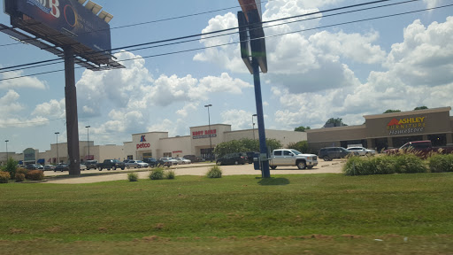 Pet Supply Store «Petco Animal Supplies», reviews and photos, 6596 Youree Dr, Shreveport, LA 71105, USA