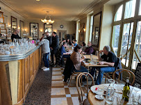 Atmosphère du Restaurant français Brasserie La Bourgogne à Dijon - n°2