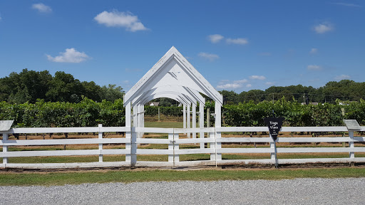 Lodging «Hope & Glory Vineyard», reviews and photos, 170 White Fences Dr, Irvington, VA 22480, USA